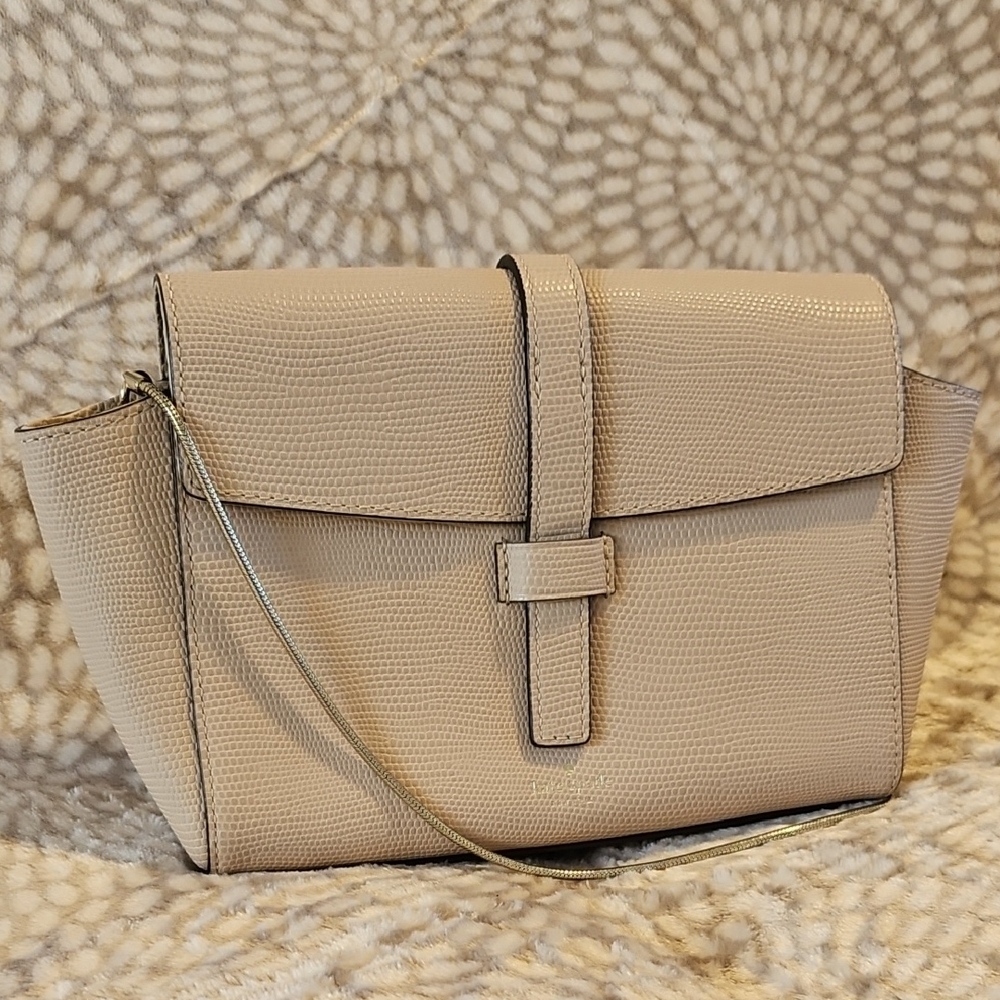 Kate Spade Cream Crossbody Bag with Flap Closure and Meral Strap